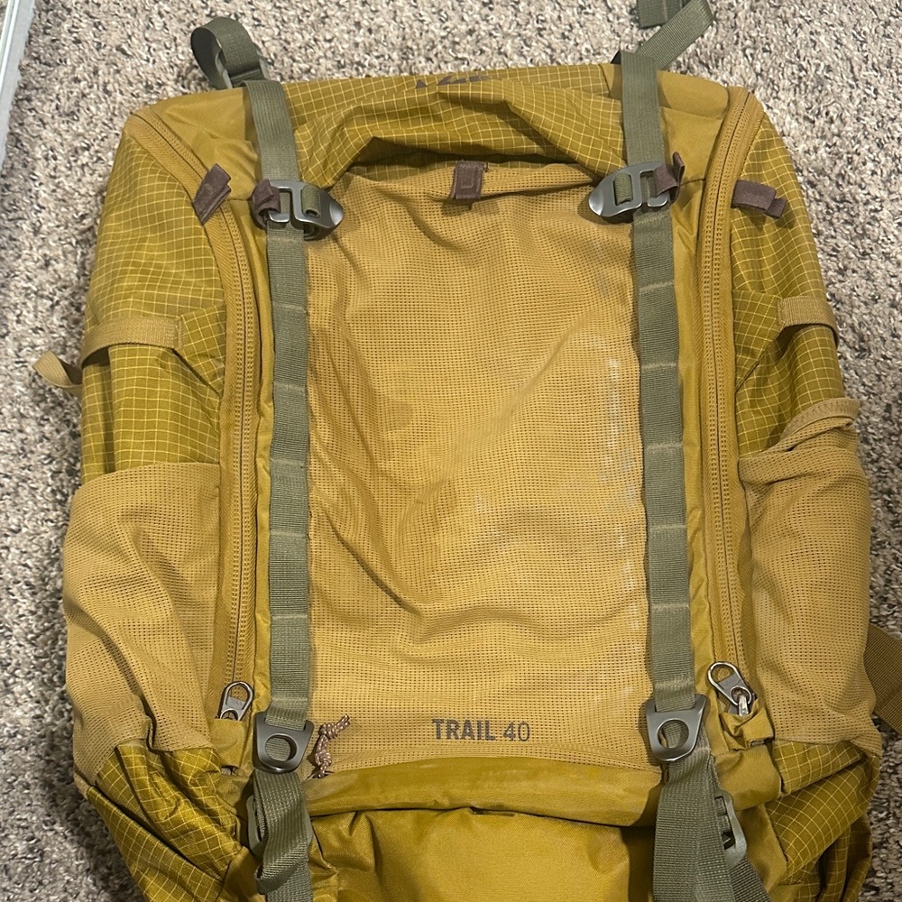 Rei women’s trail 40 Backpack - Mustard Yellow
